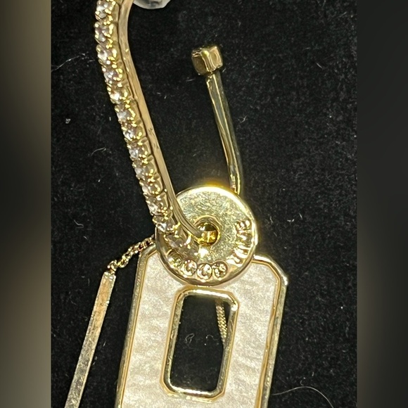 Elegant Dangle Earrings ( GOOD TIME ) very pretty! - Picture 5 of 5